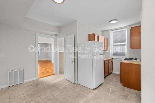 Building Photo - 4175 McRee Ave