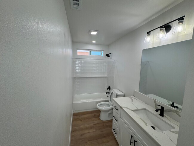 Building Photo - 4107 Shirley Ave