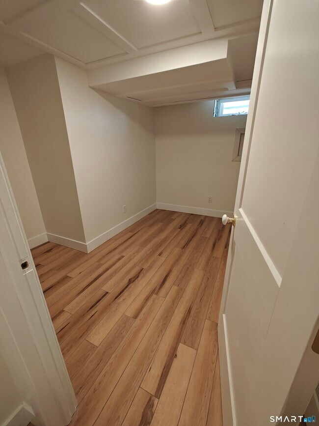 Building Photo - 241 Cricket Knoll