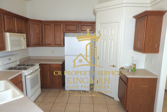 Building Photo - Desirable Ridgeview Ranch 3+2 home Hualapai Mountain Road