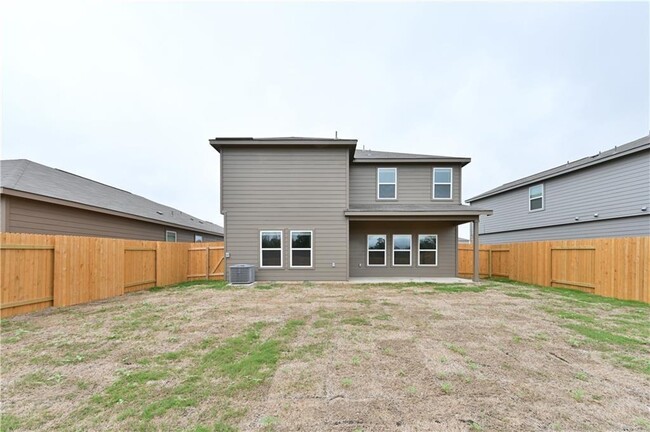 Building Photo - 524 Republic Dr