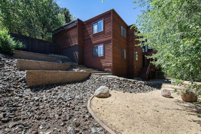 Building Photo - 2205 S Arlington Ave