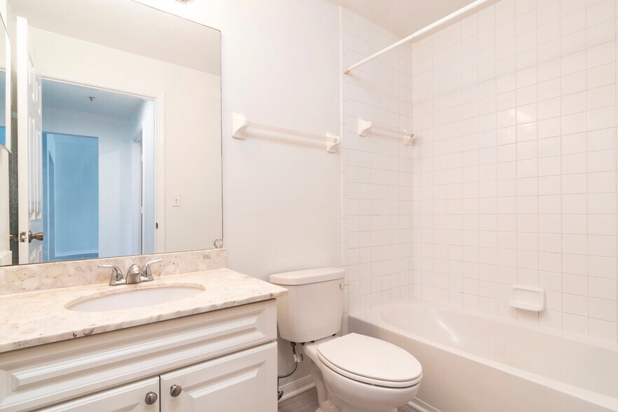 Guest Bathroom - 3245 Cypress Glen Way