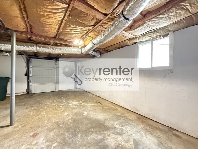 Building Photo - 7813 Holiday Hills Cir