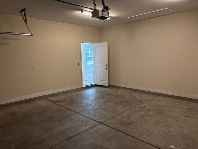 Building Photo - 292 Clearwater Dr