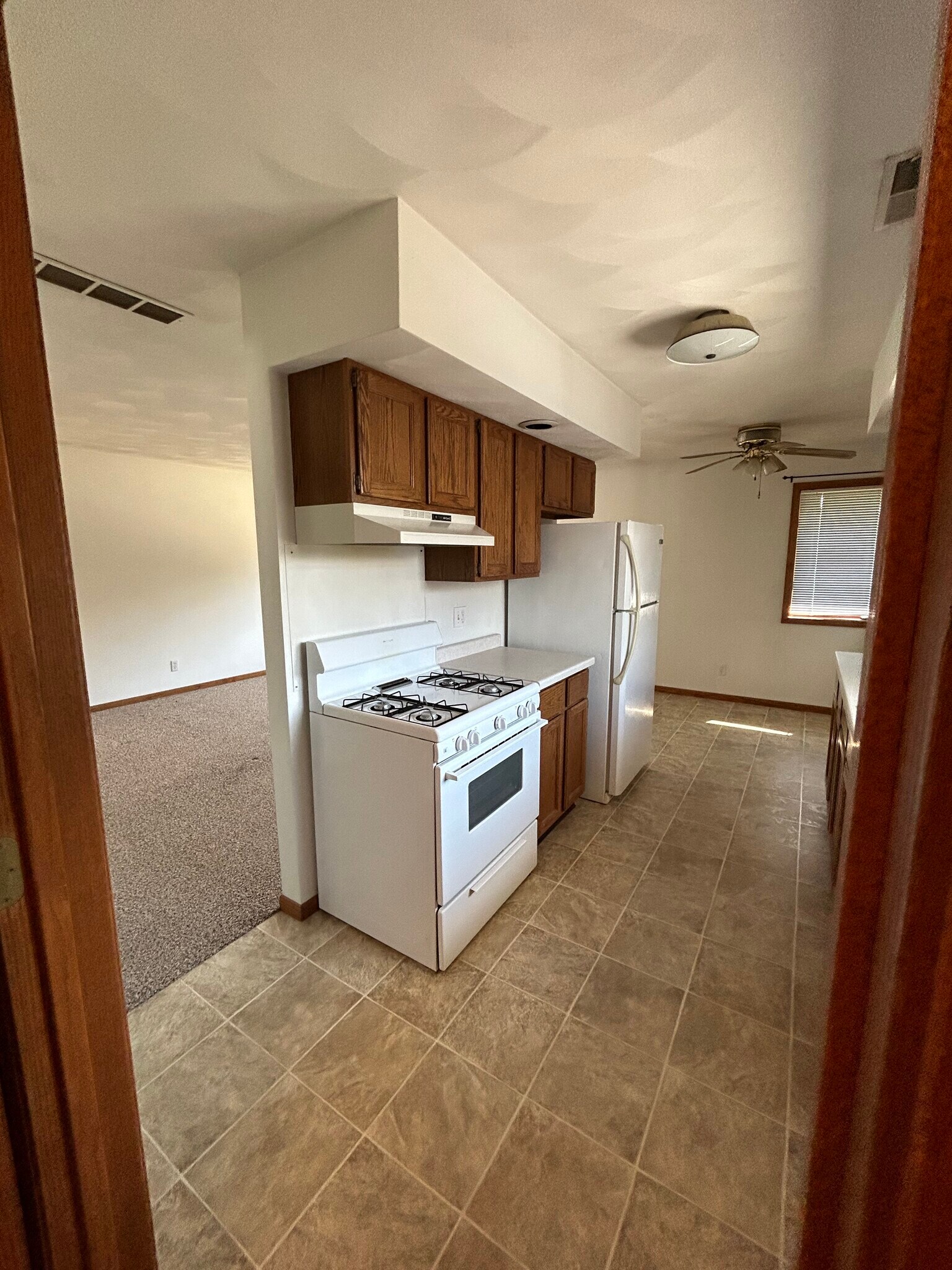 Building Photo - 715 S Canterbury Dr