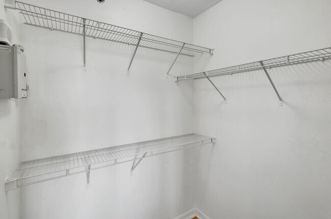 Building Photo - 2665 SW 37th Ave