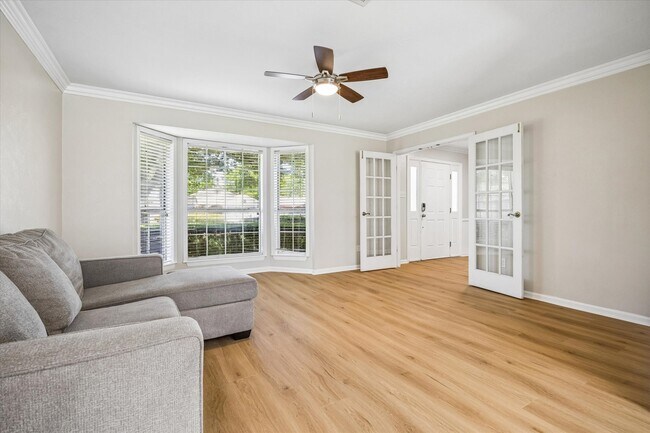 Building Photo - 9806 Gold Cup Way