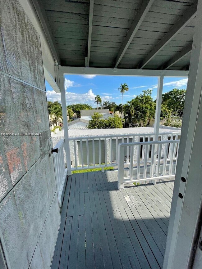 Building Photo - 3364 SW 2nd St