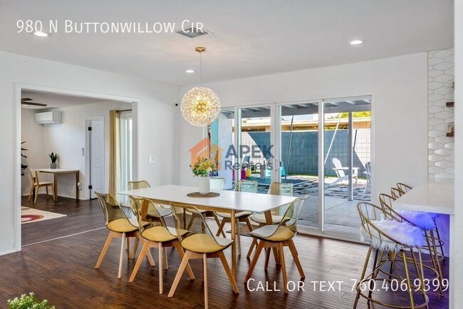 Building Photo - 980 N Buttonwillow Cir