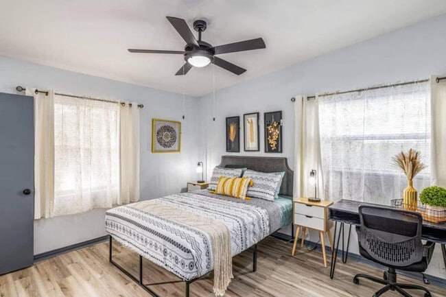 Building Photo - 1400 Montclair Ct