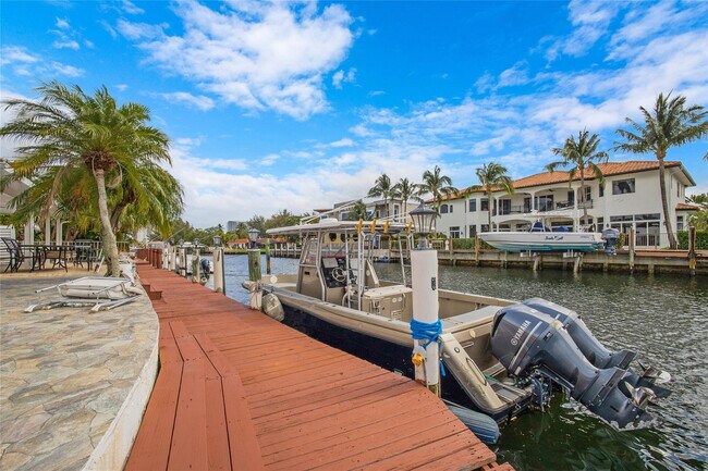 Building Photo - 1311 NE 27th Way