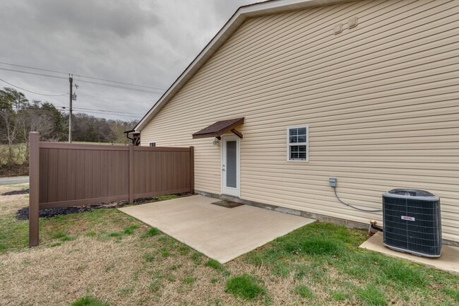 Building Photo - 1694 McCleary Bend Rd