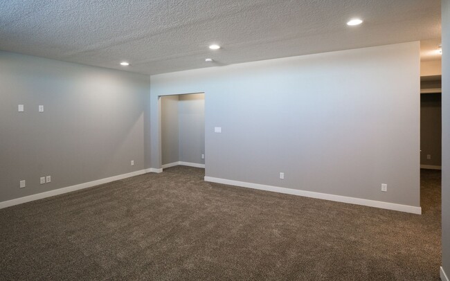 Building Photo - Dream Home Rental in Waukee! 3-Car Garage!