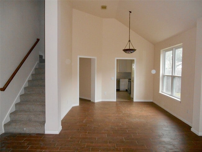 Building Photo - 6203 Faulkner Ridge Dr