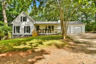 Building Photo - 135 Beacon Hl Dr