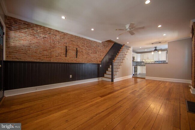 Building Photo - 540 S Adams St