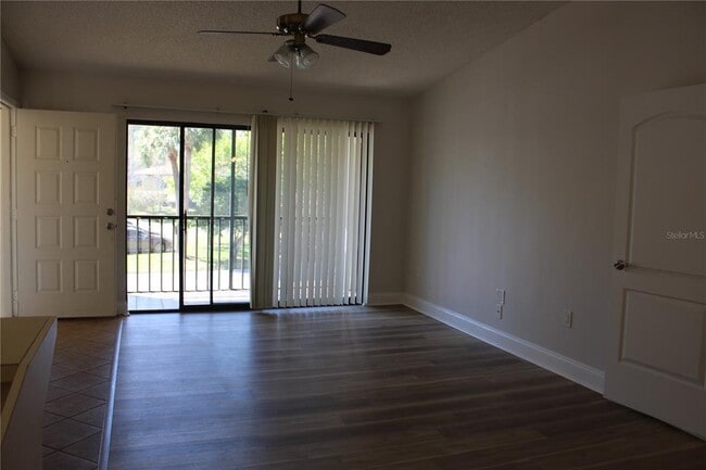 Building Photo - 3345 Crystal Ct E