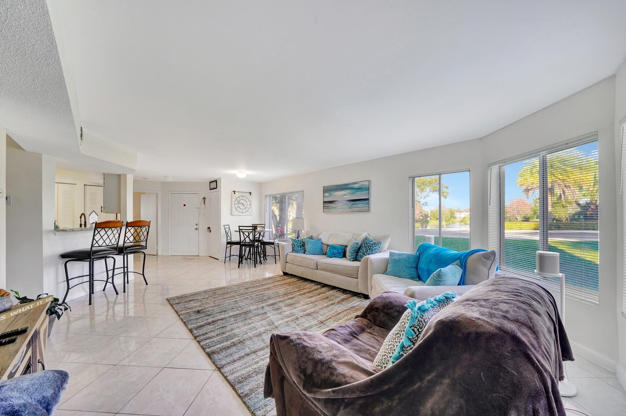 Building Photo - 815 W Boynton Beach Blvd