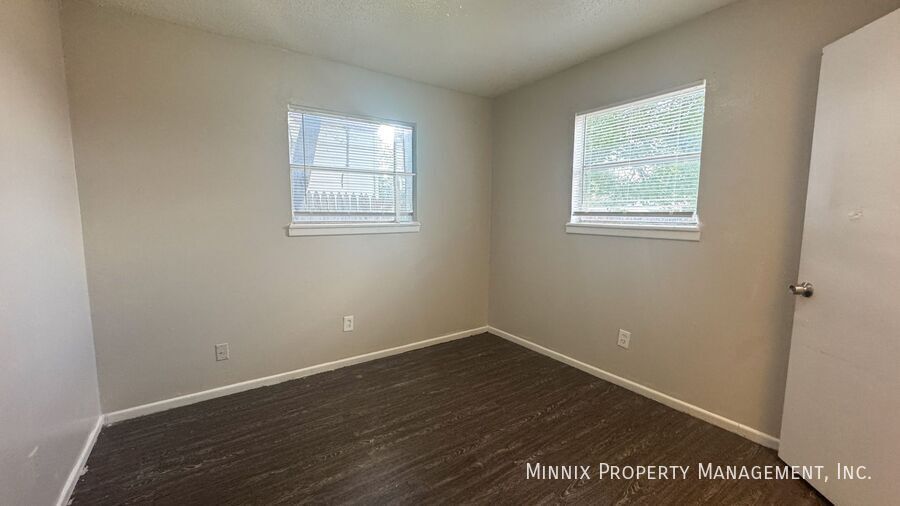 Building Photo - 3102 Ave. N-