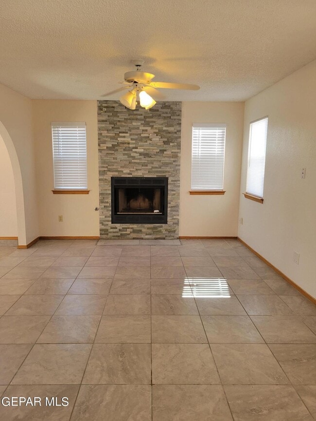 Building Photo - 6920 Imperial Ridge Dr