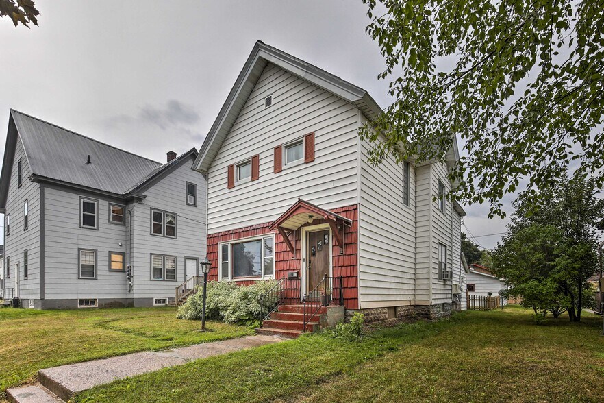 Primary Photo - 517 11th Ave W