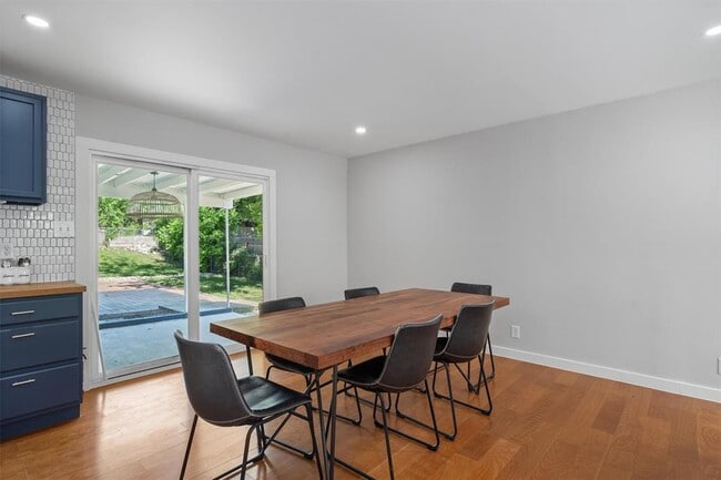 Building Photo - 3400 Santa Fe Dr