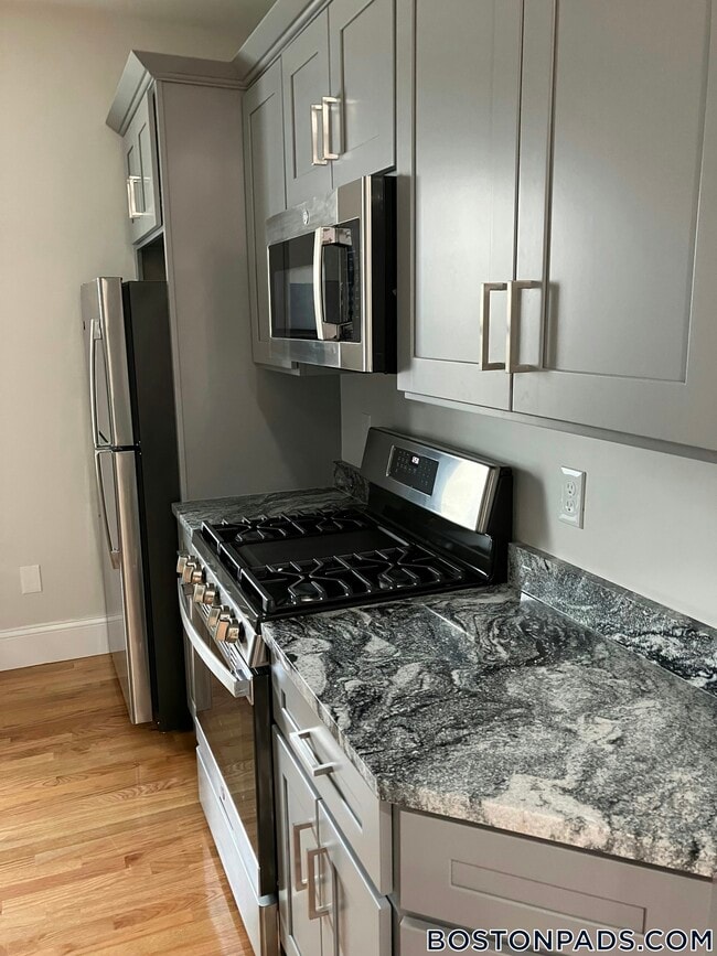 Building Photo - 17 Verrill St