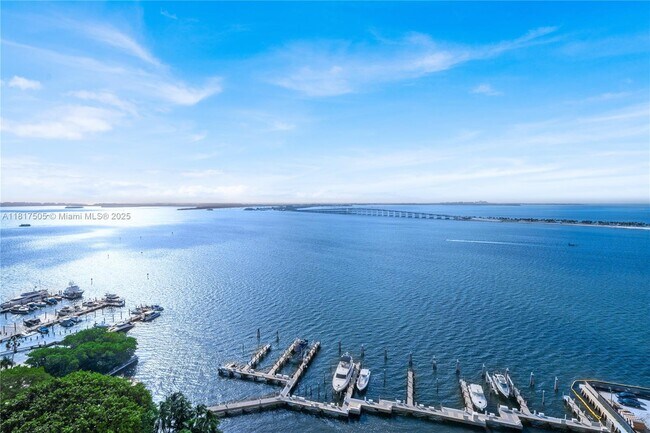 Primary Photo - 1643 Brickell Ave