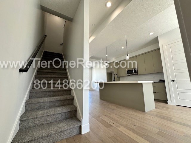 Building Photo - This property offers a NO DEPOSIT option a...