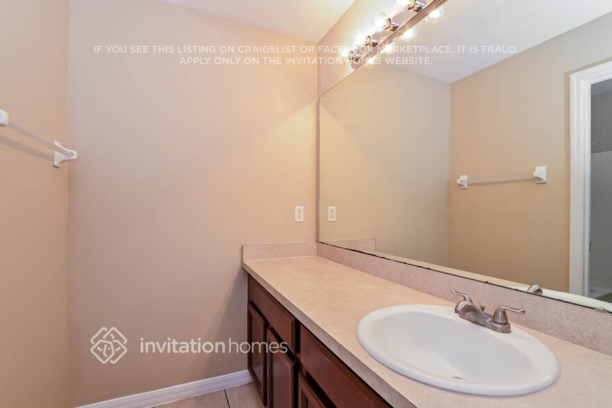Building Photo - 7957 Rex Hill Trail