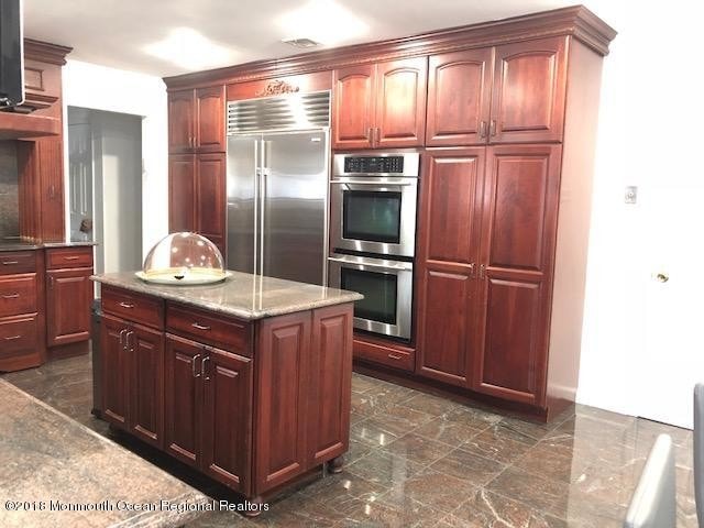 Building Photo - 16 Bridle Dr