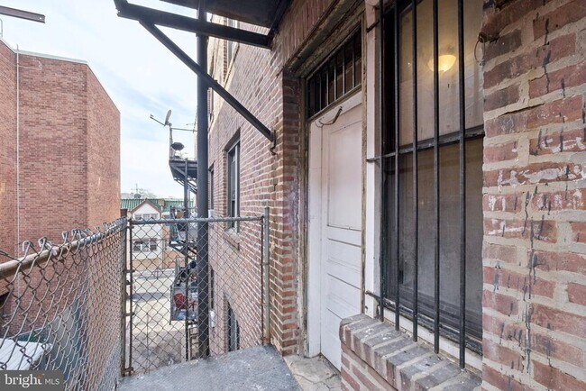 Building Photo - 7250 Chestnut St