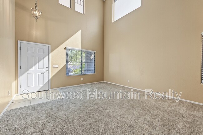 Building Photo - 2346 N Monticello Dr