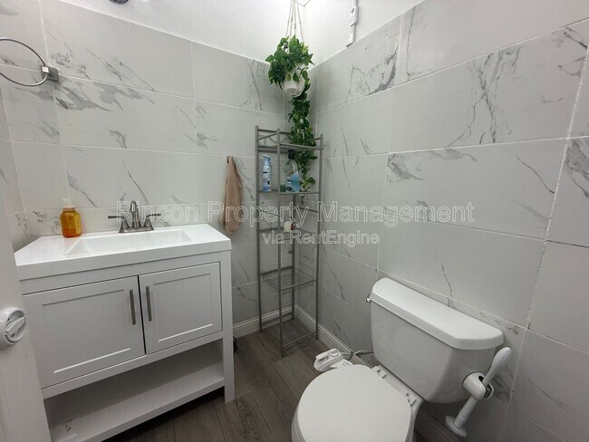 Building Photo - 1220 Nautical Way