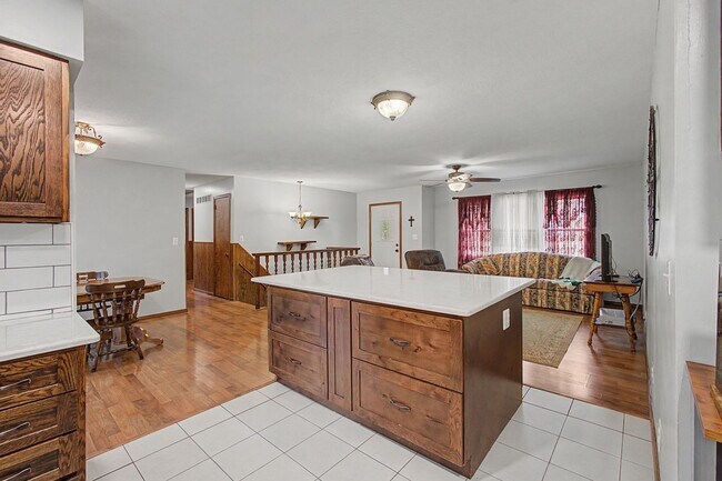 Building Photo - 2817 Arbor Dr
