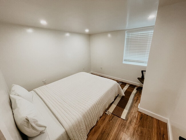 Building Photo - 3225 Colcord Ave