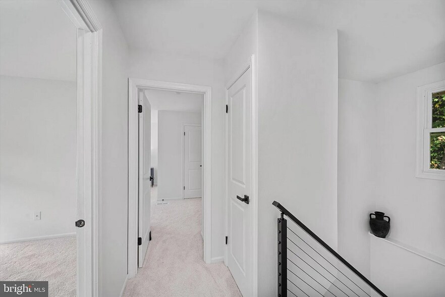 Building Photo - 10116 Dundalk St