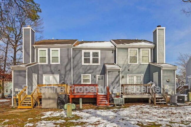 Building Photo - 1102 Palmerton Dr