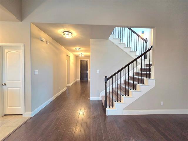 Building Photo - 6916 Talon Dr