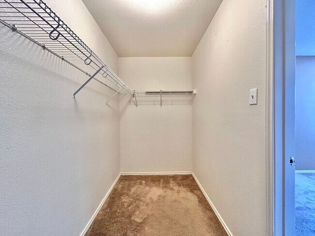 Building Photo - Nice 3BR/2.5BA Two-Story Home with 3-Car G...