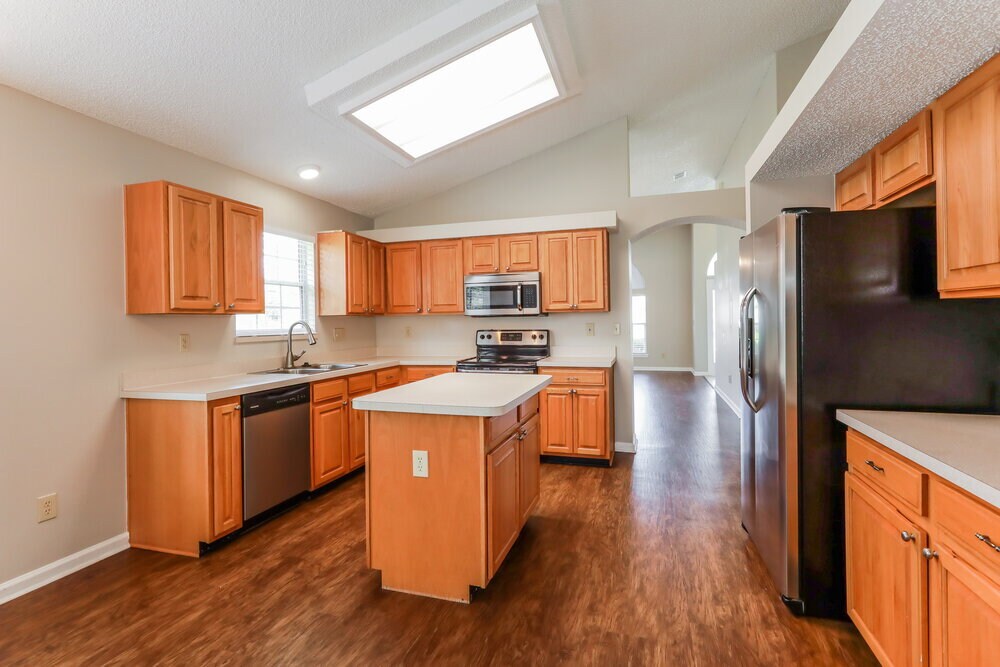 Building Photo - 1829 Northglen Cir