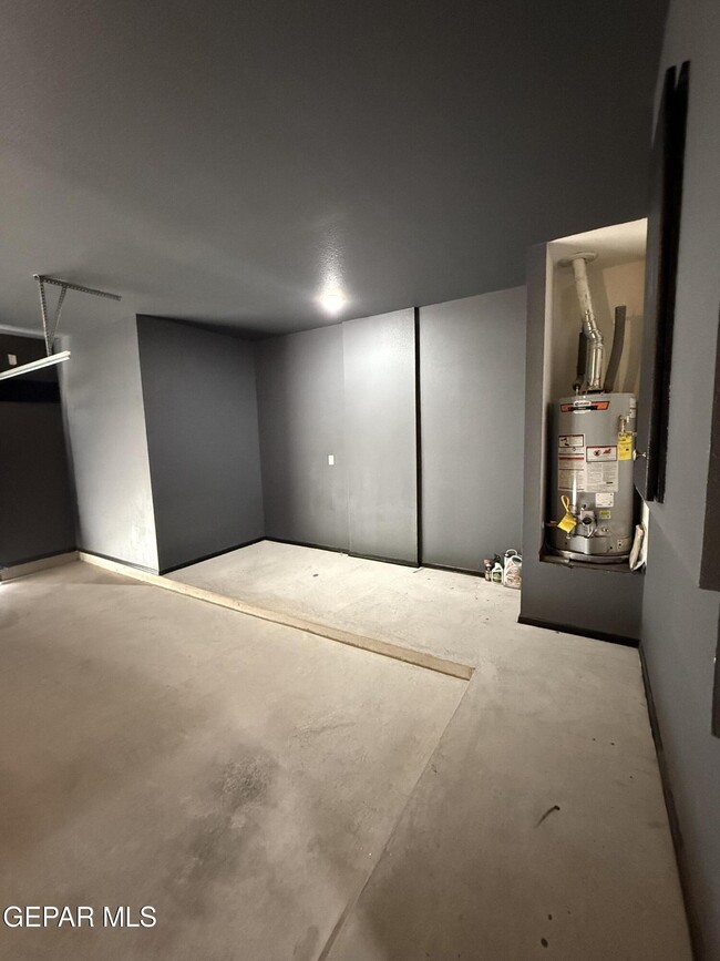 Building Photo - 14405 Eastbrook Dr
