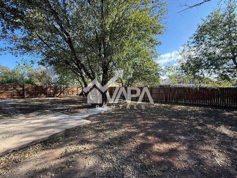 Building Photo - 10362 Tippecanoe