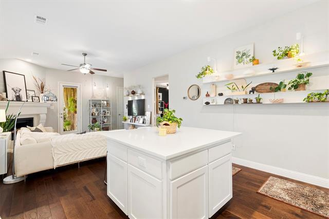 Building Photo - 4520 Del Rey Ave