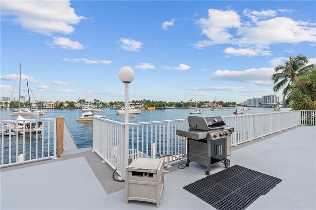 Building Photo - 95 N Birch Rd