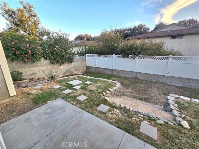 Building Photo - 410 E Arrow Hwy