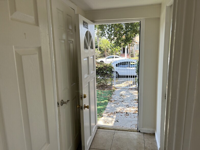 Building Photo - 4221 S Olive St