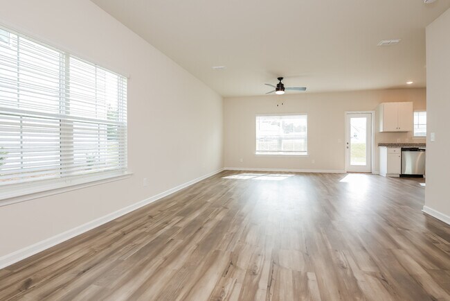 Building Photo - 260 Parkwood Vista Way