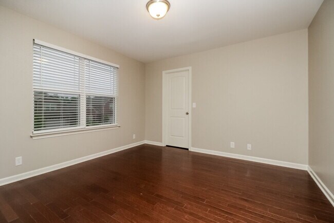 Building Photo - 2418 Salem Glen Xing